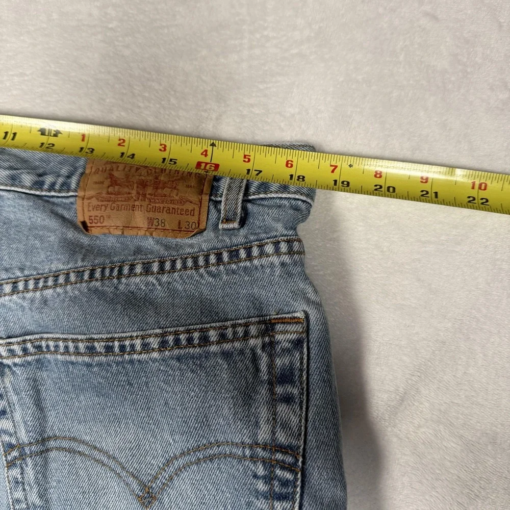 Vintage Levis 550 Jeans Mens 38x30 Blue Relaxed Fit Denim Light‎ Wash 90s